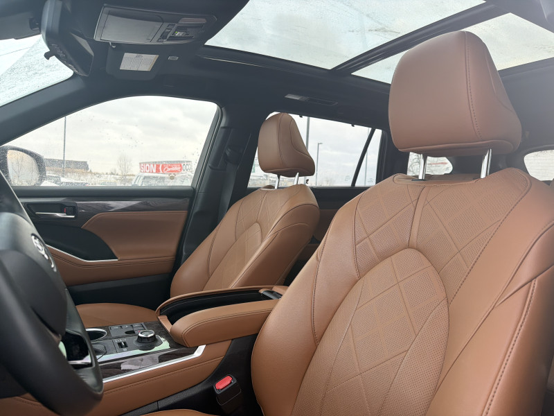 TOYOTA HIGHLANDER 2023 à vendre près Repentigny et de Montréal à vendre